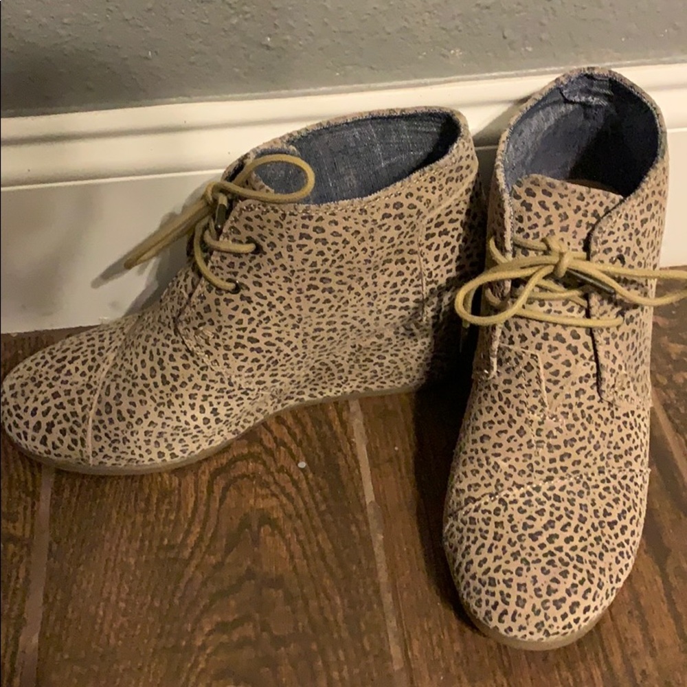 TOMS leopard wedges